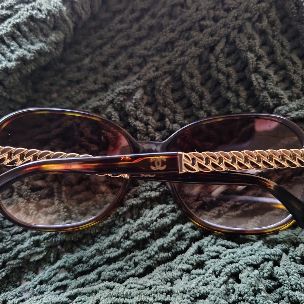 Oversized CHANEL Prescription Tortoise and Gold Sunglasses (NO LENSES) - Picture 6 of 11